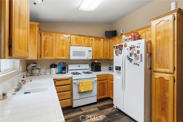 Detail Gallery Image 13 of 33 For 7009 Kings Forest Ct, Bakersfield,  CA 93313 - 3 Beds | 2 Baths