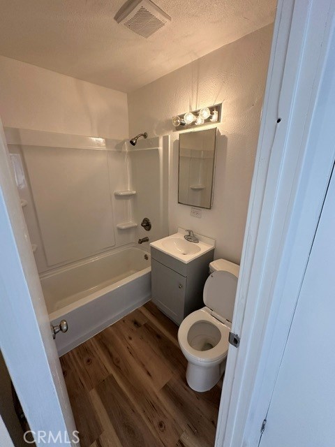 https://media.crmls.org/medias/aa9e0ef9-8c99-4478-a313-100d5ba5eb91.jpg?preset=X-Large