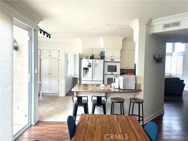 13564 Esprit Avenue, San Diego CA: https://media.crmls.org/medias/aa9f0dcf-b026-4fbb-8095-1b8b31e80b31.jpg