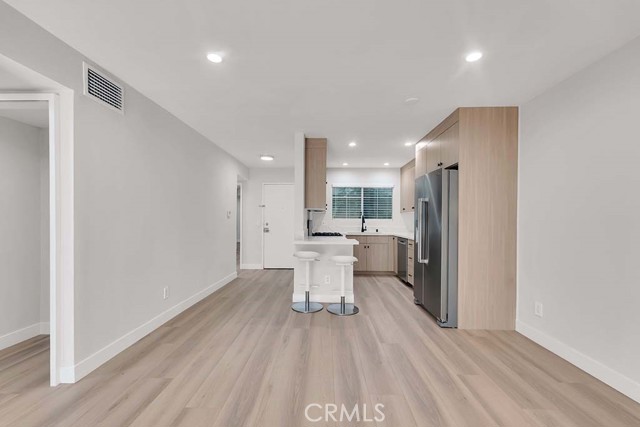 Detail Gallery Image 6 of 28 For 5500 Owensmouth Ave #128,  Woodland Hills,  CA 91367 - 2 Beds | 2 Baths