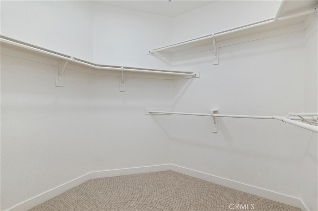 https://media.crmls.org/medias/aa9fdc16-b917-489b-8e19-b4ccb09232c3.jpg?preset=X-Large