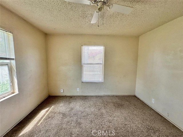 Detail Gallery Image 9 of 13 For 2242 S Holly Ave, Fresno,  CA 93706 - 2 Beds | 1 Baths