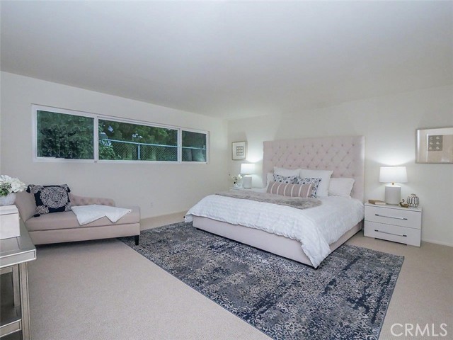 Large Main Bedroom (4th bedroom)