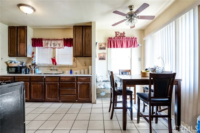 Detail Gallery Image 6 of 12 For 414 W Cameron, Hanford,  CA 93230 - 2 Beds | 1 Baths