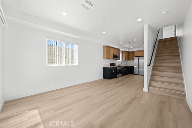 1039 W 43rd Street, Los Angeles CA: https://media.crmls.org/medias/aaa24e10-667c-454f-9a9d-986bbe94732b.jpg