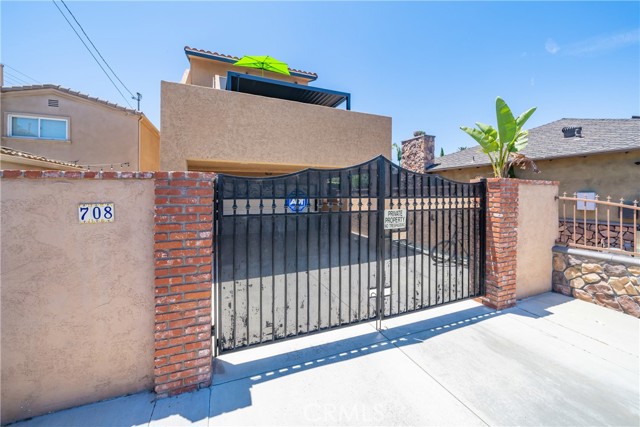 708 Main Street, Huntington Beach CA: https://media.crmls.org/medias/aaa2e6ff-b793-4385-bbd9-5ec3af331eaf.jpg