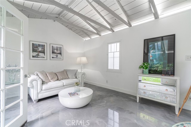 541 1st Street, Manhattan Beach, California 90266, 2 Bedrooms Bedrooms, ,2 BathroomsBathrooms,Residential,Sold,1st,SB23123581