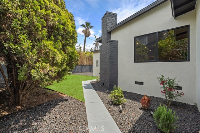 1792 Crestmont Place, Costa Mesa CA: https://media.crmls.org/medias/aaa3f6b0-6a4e-40bd-8654-b3512983df7c.jpg