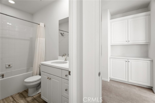 Detail Gallery Image 34 of 39 For 27606 Skylark Ln, Saugus,  CA 91350 - 5 Beds | 5/1 Baths