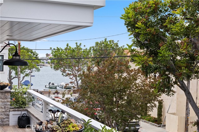 Detail Gallery Image 19 of 19 For 110 Pearl Ave, Newport Beach,  CA 92662 - 3 Beds | 3 Baths