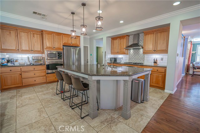 Detail Gallery Image 21 of 65 For 17023 Strawberry Pine Ct, Canyon Country,  CA 91387 - 4 Beds | 4 Baths