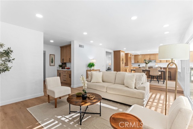 Detail Gallery Image 12 of 50 For 25496 Coral Wood, Lake Forest,  CA 92630 - 5 Beds | 3 Baths