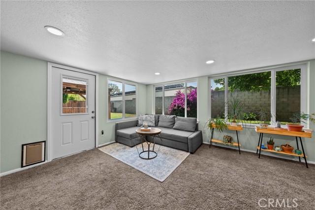 222 Phlox Avenue, Redlands CA: https://media.crmls.org/medias/aaa5a275-2457-46dd-97f9-ac1e9dcabc30.jpg