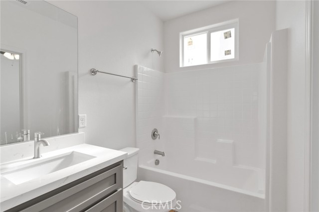 Detail Gallery Image 11 of 34 For 15466 Lone Eagle St, Victorville,  CA 92395 - 4 Beds | 3 Baths