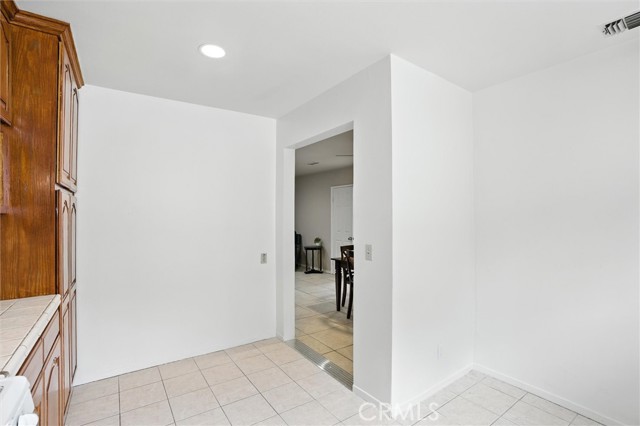 2709 W 109th Street, Inglewood CA: https://media.crmls.org/medias/aaa67793-f317-42c2-bacc-a198af9b0e5f.jpg