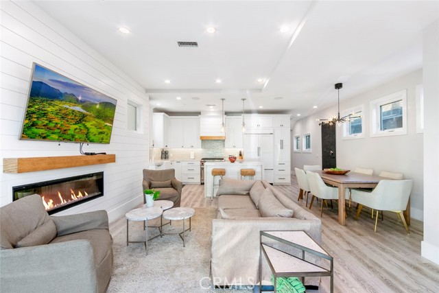 417 E Bay, Newport Beach CA: https://media.crmls.org/medias/aaa6e432-e2eb-4445-8199-73129576202f.jpg