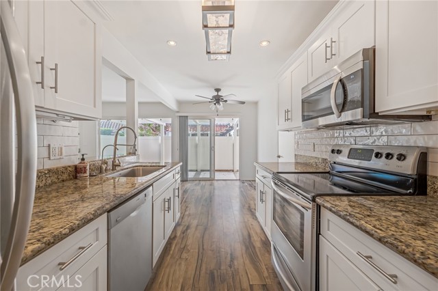 2880 Instone Court photo 4