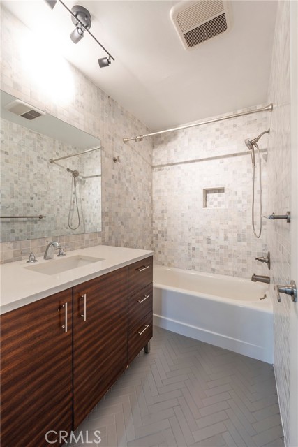 Detail Gallery Image 22 of 42 For 1440 Veteran Ave #403,  Los Angeles,  CA 90024 - 1 Beds | 1 Baths