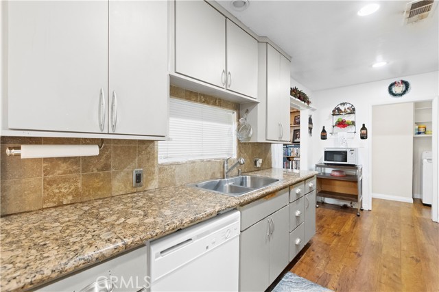 945 W Bonnie Brae Court, Ontario CA: https://media.crmls.org/medias/aaa85124-8003-4464-a9bd-318be24a8b1c.jpg