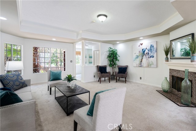 2006 Aviation Way, Redondo Beach CA: https://media.crmls.org/medias/aaa8f6ba-2170-4ac7-8d82-e68224c428c3.jpg