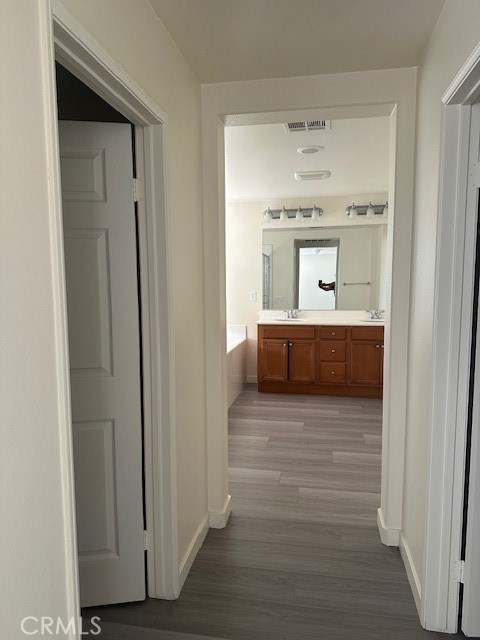 Detail Gallery Image 14 of 24 For 12317 Deborah Dr, Victorville,  CA 92392 - 5 Beds | 2/1 Baths