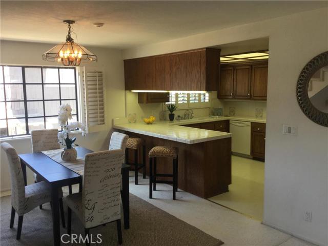 705 Broadway, Redondo Beach, California 90277, 2 Bedrooms Bedrooms, ,3 BathroomsBathrooms,Residential,Sold,Broadway,SB16129113