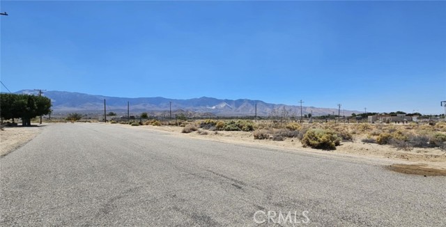 800 Oracle Rd., Lucerne Valley CA: https://media.crmls.org/medias/aaaa5270-e562-4a81-8f0f-9fbb9ef3cc25.jpg