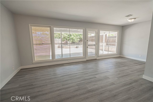 17415 Stagg Street photo 7