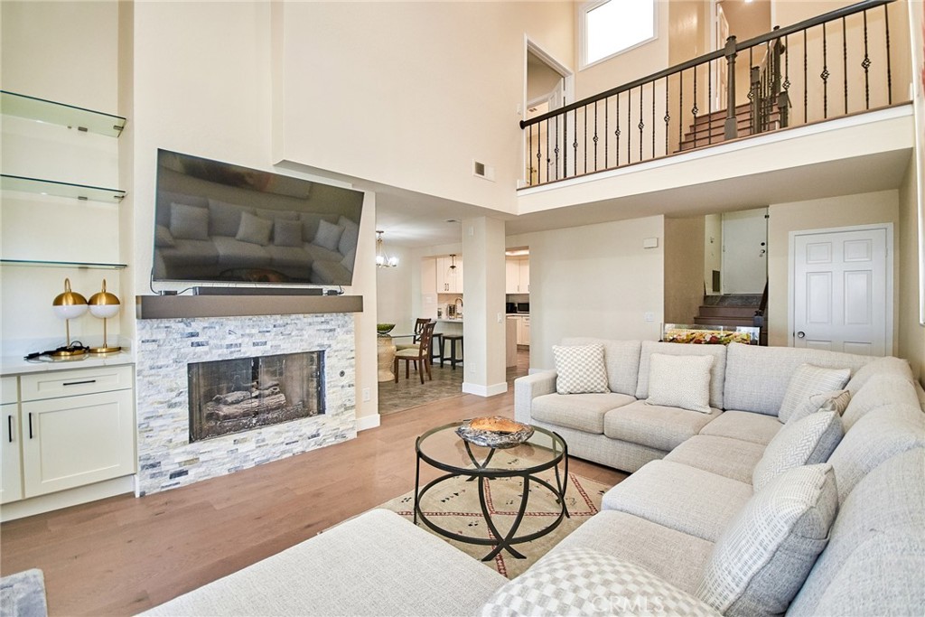 Aaab1202 2e20 4985 Ad77 E4e9b281de95