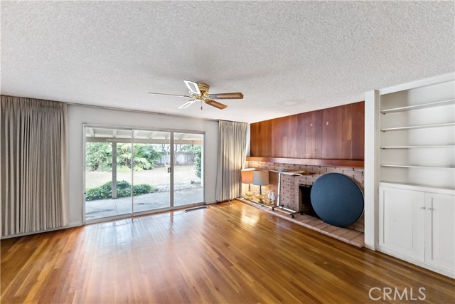 Detail Gallery Image 5 of 20 For 1630 W Robinwood, Fresno,  CA 93711 - 4 Beds | 3/1 Baths