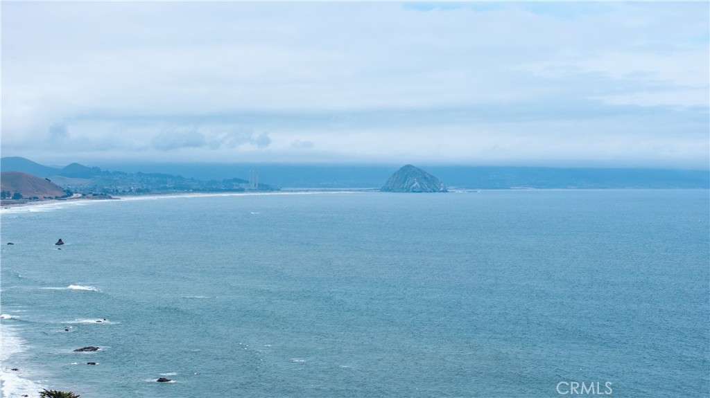 https://media.crmls.org/medias/aaac8e51-f590-4575-bba0-8e986e6d997c.jpg?preset=X-Large