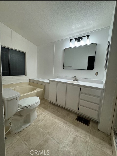 Detail Gallery Image 18 of 19 For 1250 N Kirby St #42,  Hemet,  CA 92545 - 2 Beds | 2 Baths