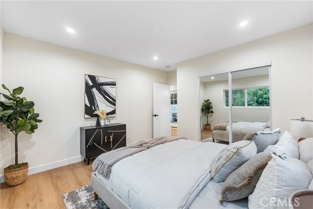 8010 Padre Lane, Los Angeles CA: https://media.crmls.org/medias/aaad2410-1392-4255-873a-2796257bcac7.jpg