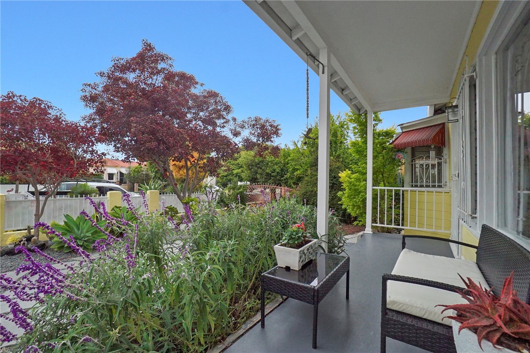2230 Cloverdale Avenue, Los Angeles, California 90016, 2 Bedrooms Bedrooms, ,1 BathroomBathrooms,Single Family Residence,For Sale,Cloverdale,WS24108320