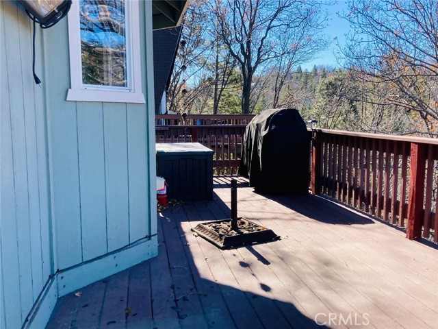 Detail Gallery Image 9 of 19 For 1302 Calgary Dr, Lake Arrowhead,  CA 92352 - 3 Beds | 2/1 Baths