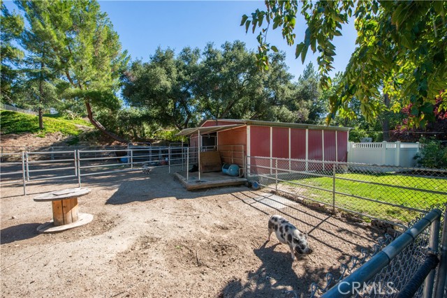 Detail Gallery Image 28 of 31 For 15877 Warm Springs Dr, Canyon Country,  CA 91387 - 5 Beds | 3 Baths