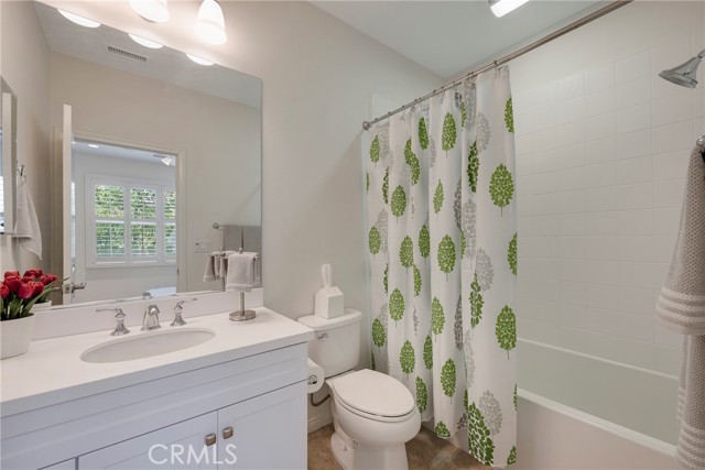 Detail Gallery Image 33 of 45 For 130 Overbrook, Irvine,  CA 92620 - 2 Beds | 2 Baths