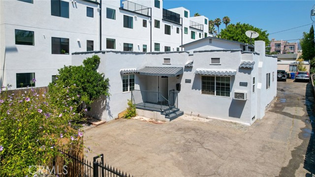 Detail Gallery Image 5 of 29 For 6513 Lexington Ave, Los Angeles,  CA 90038 - 4 Beds | 2 Baths