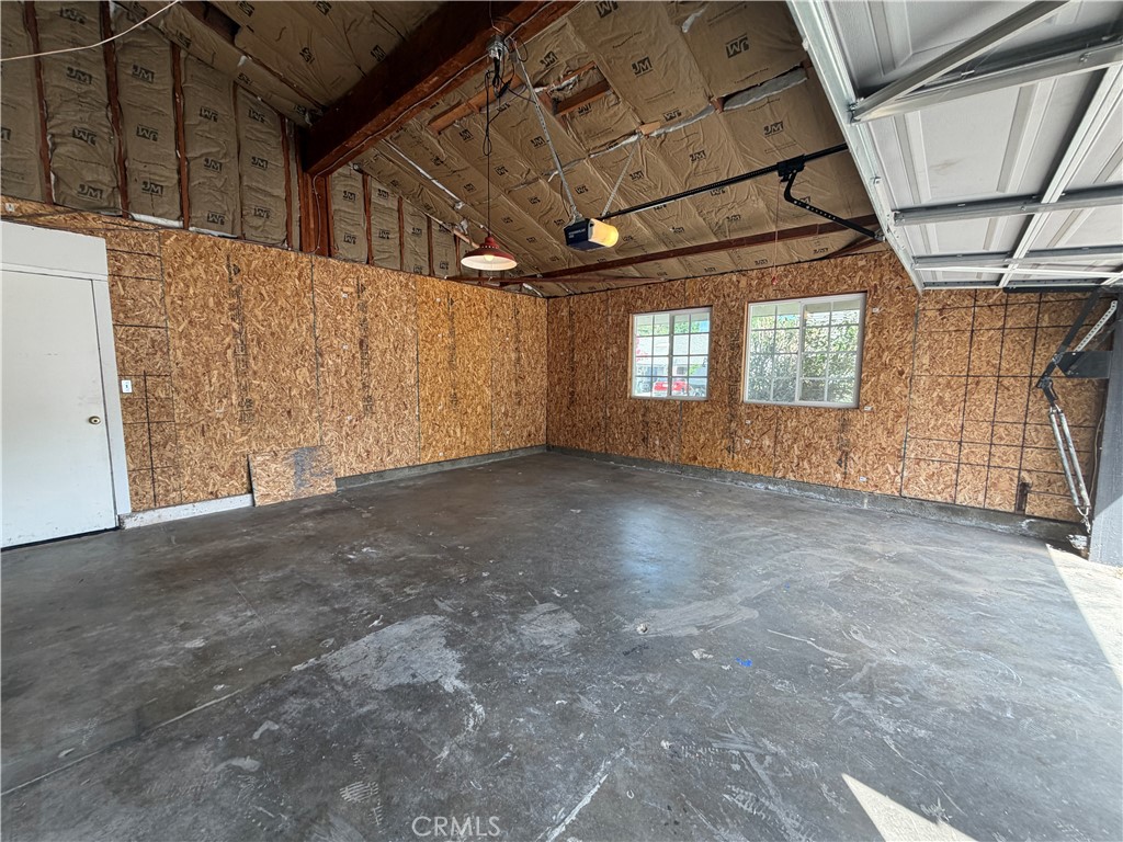 https://media.crmls.org/medias/aab07931-eb93-4212-8614-b45ccd107ca0.jpg?preset=X-Large