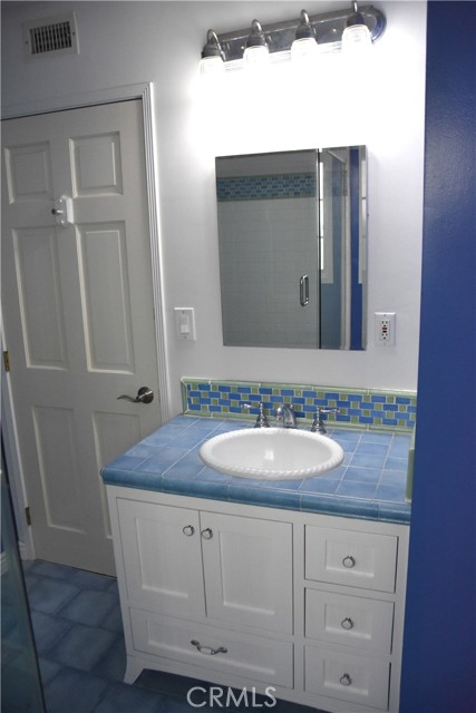 Detail Gallery Image 26 of 52 For 337 10th, Manhattan Beach,  CA 90266 - 5 Beds | 3/1 Baths