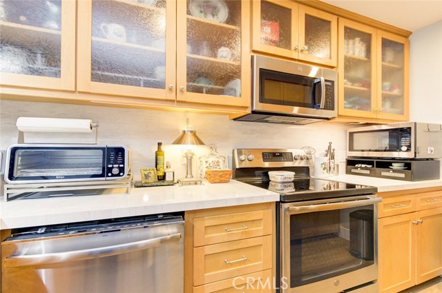 Detail Gallery Image 14 of 45 For 5201 Marina Pacifica S, Long Beach,  CA 90803 - 2 Beds | 2/1 Baths