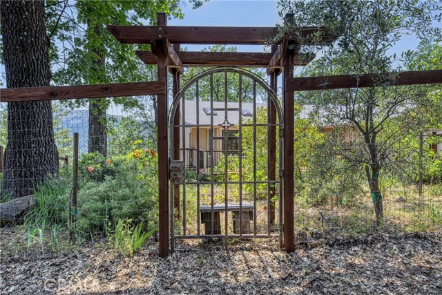 Detail Gallery Image 5 of 49 For 9591 Lassen Dr, Cobb,  CA 95426 - 3 Beds | 2 Baths