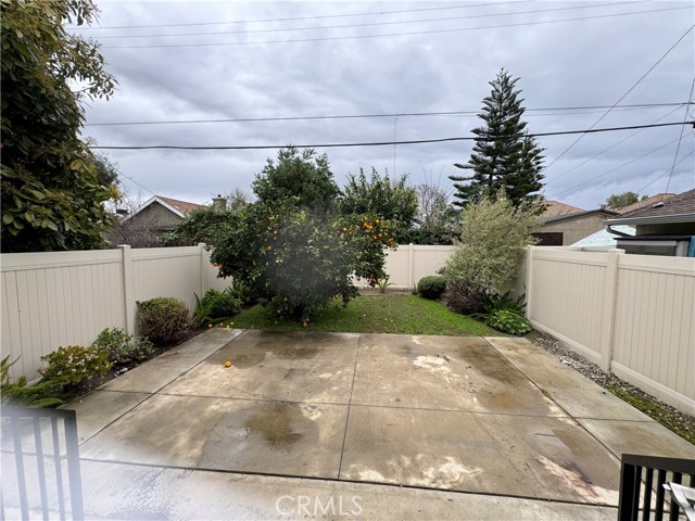 Detail Gallery Image 15 of 17 For 5722 Cedros Ave, Van Nuys,  CA 91411 - 3 Beds | 2 Baths