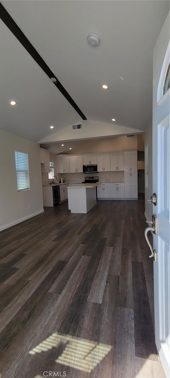 319 E Newhaven Lane, Glendora CA: https://media.crmls.org/medias/aab38aeb-5767-4730-83a6-4beeb9b15caf.jpg