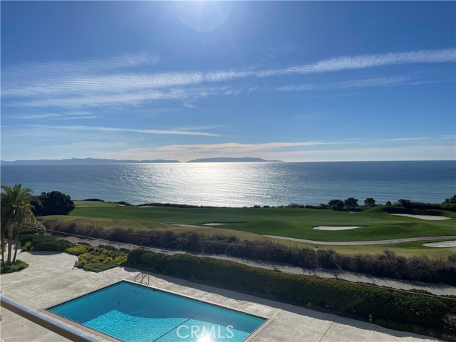 3200 La Rotonda Drive, Rancho Palos Verdes CA: https://media.crmls.org/medias/aab3e7d8-585f-4c12-919b-29b44f858a1d.jpg