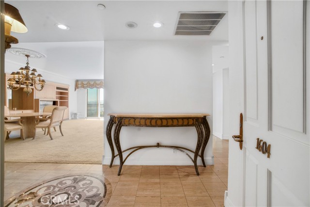 850 E Ocean Boulevard, Long Beach CA: https://media.crmls.org/medias/aab4aa7e-11b3-4646-9e09-5c1343c16191.jpg