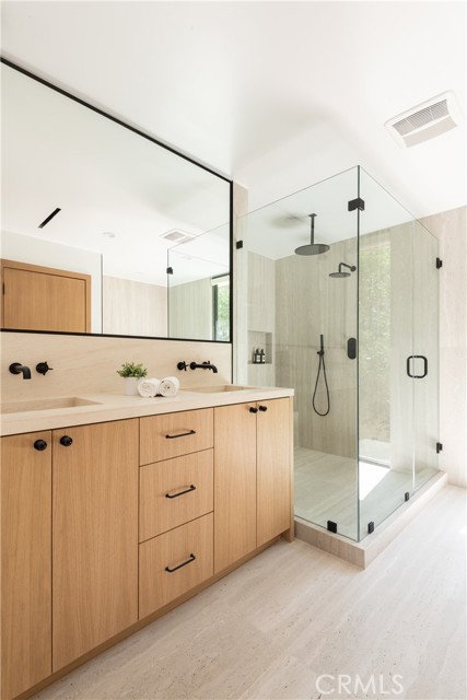 Detail Gallery Image 16 of 34 For 3977 Oeste Ave, Studio City,  CA 91604 - 3 Beds | 2/1 Baths