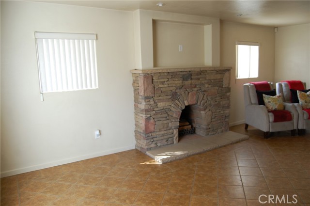 Detail Gallery Image 9 of 18 For 9408 Poplar Ave, Fontana,  CA 92335 - 3 Beds | 2 Baths