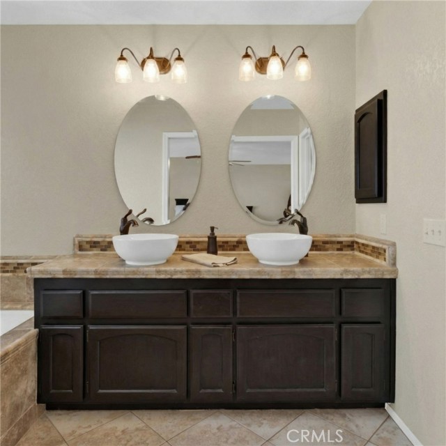 Detail Gallery Image 21 of 42 For 12790 Amberwood, Victorville,  CA 92395 - 3 Beds | 2 Baths