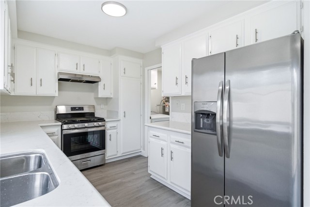 Detail Gallery Image 13 of 57 For 11717 Garden Grove Bld, Garden Grove,  CA 92843 - 3 Beds | 2/1 Baths